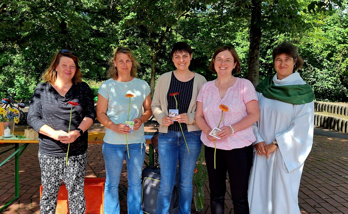 Bild: © C. G. | Familiengottesdienst-Team: (von links: Monika Haaf-Vogel, Silvia Pfeufer, Barbara Langer, Barbara Menth und Sabine Ernst. Es fehlen: Katrin Reuß, Kathrin Schimmer und Tabea Neckermann.